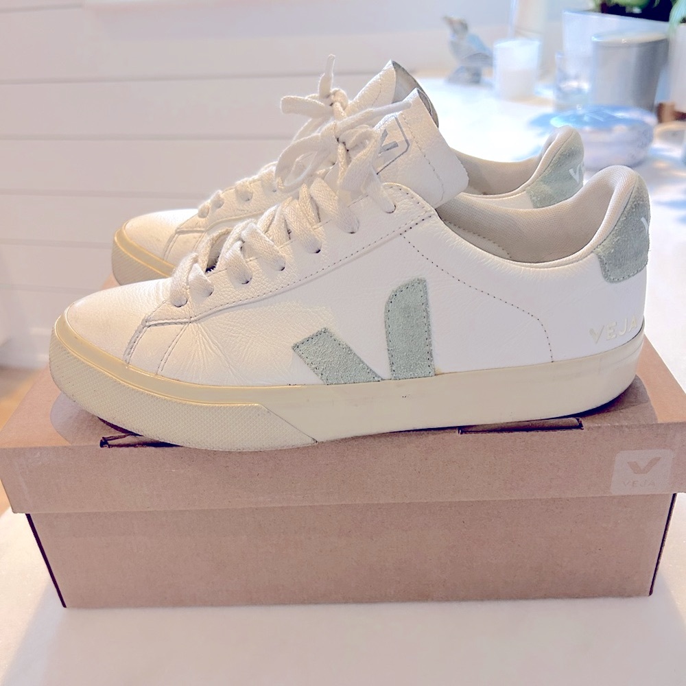 Veja White and Sea Green Sneakers. Gently worn.
Size 9
With box